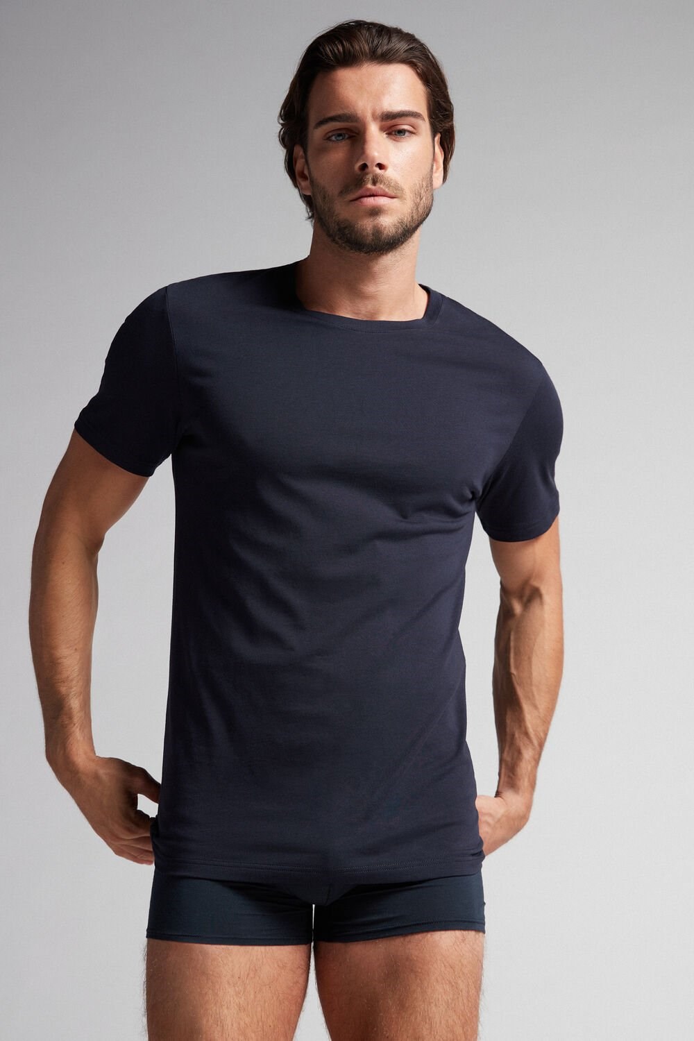 800 - Midnight Blue Intimissimi Short Sleeve Crew Neck T Shirt in Supima® Cotton | QMOX-62854