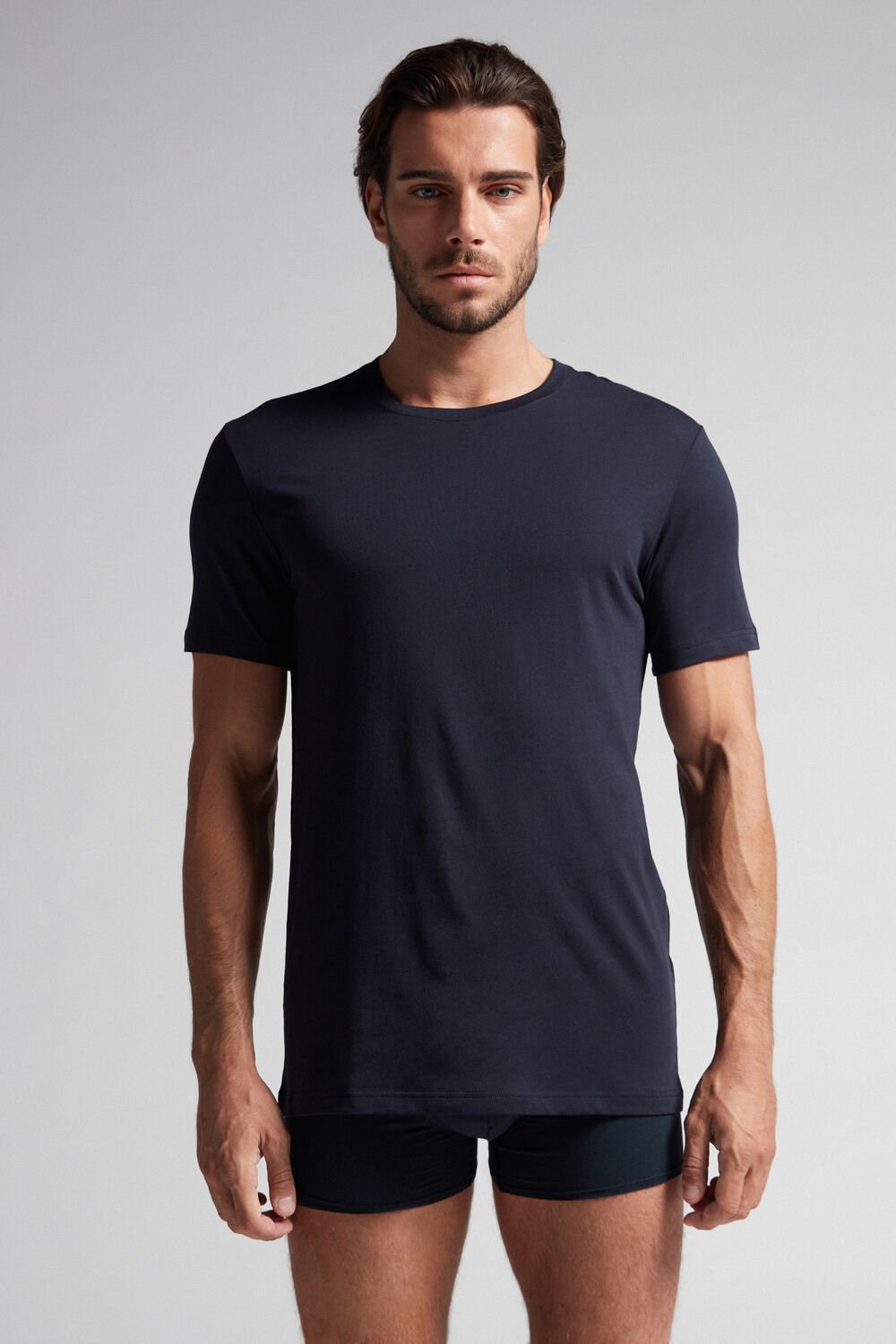 800 - Midnight Blue Intimissimi Short Sleeve Crew Neck T Shirt in Supima® Cotton | QMOX-62854