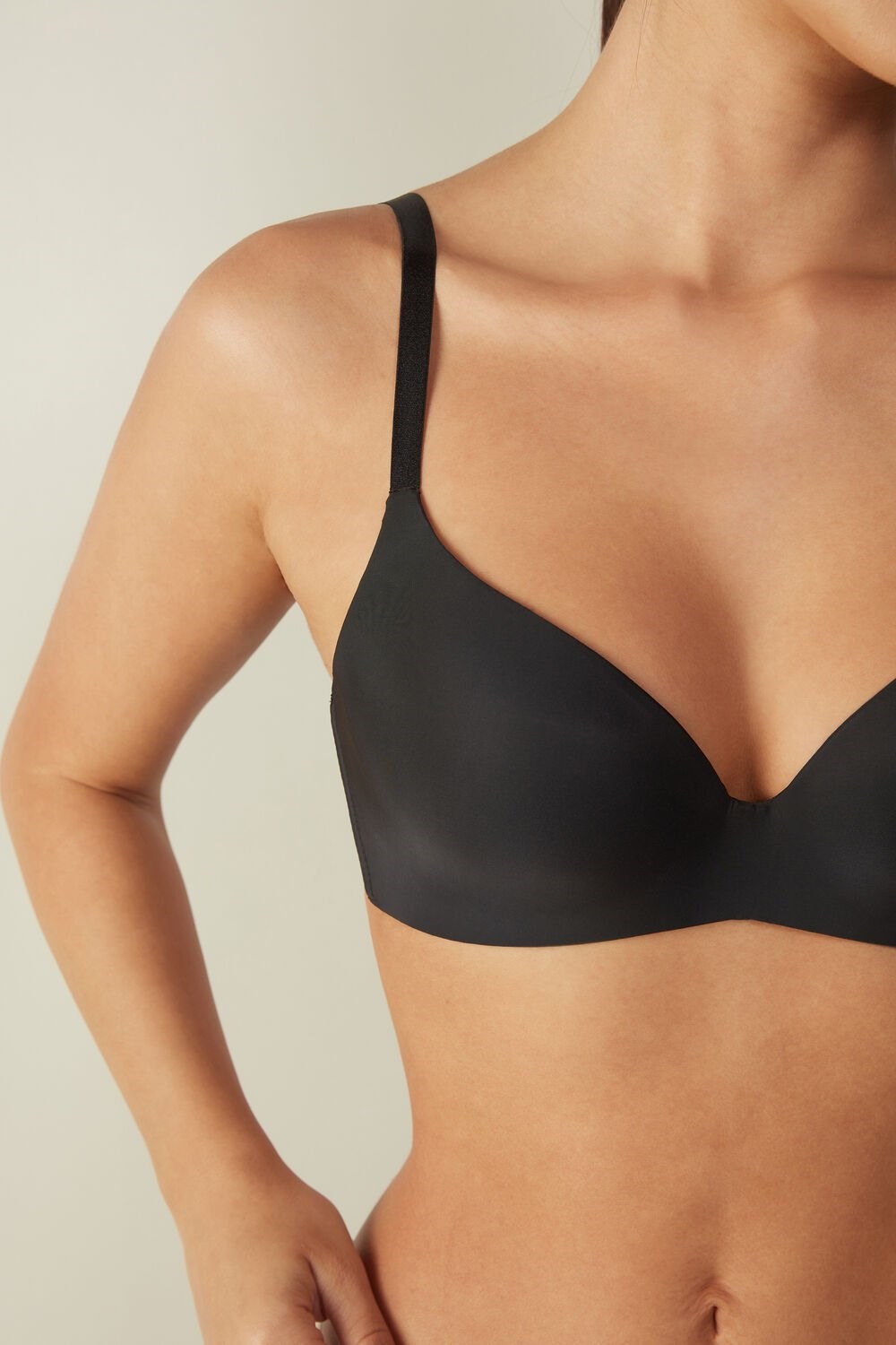 Black - 019 - Black Intimissimi Adele Triangle Bra in Ultralight Microfiber | CEQT-31745