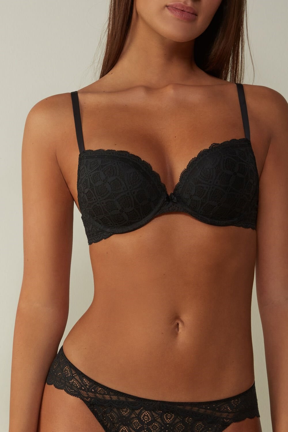 Black - 019 - Black Intimissimi Elettra Super Push-up Bra in Lace | GCOV-93802