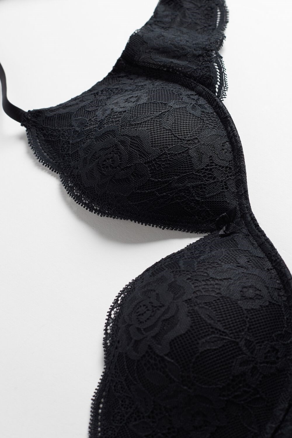 Black - 019 - Black Intimissimi Gioia Lace Super Push-Up Bra | ZFXY-72516