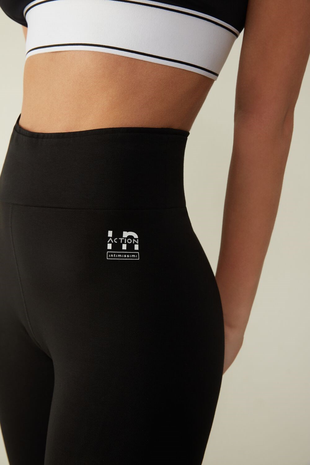 Black - 019 - Black Intimissimi In Action Capri Leggings in Organic Stretch Cotton | NORB-62815