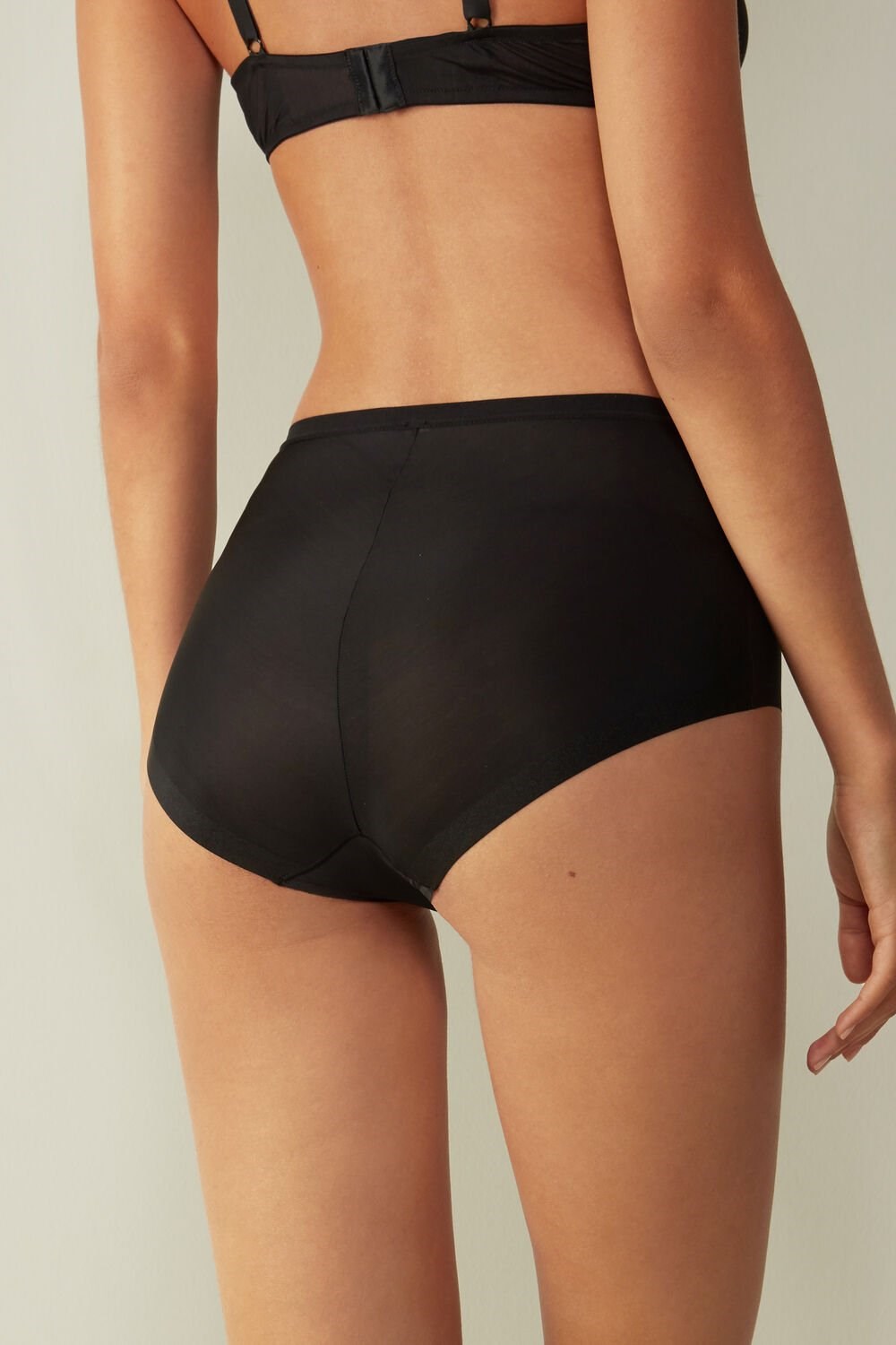 Black - 019 - Black Intimissimi Invisible Touch Hipster | HQLI-47650