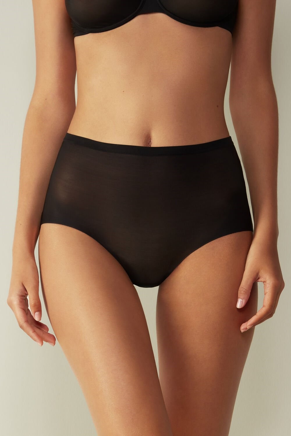 Black - 019 - Black Intimissimi Invisible Touch Hipster | HQLI-47650