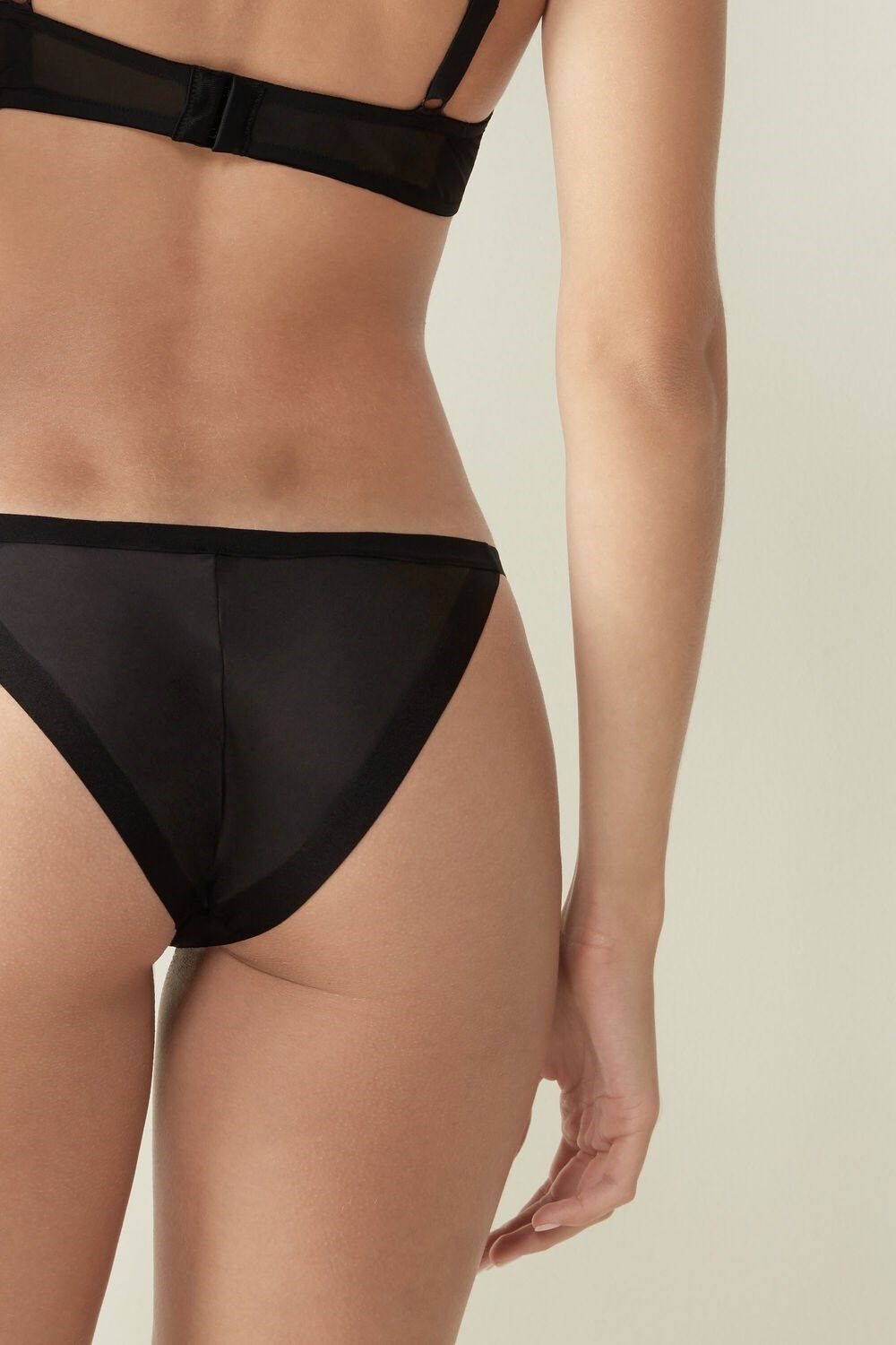 Black - 019 - Black Intimissimi Invisible Touch String Panties | LREZ-46089