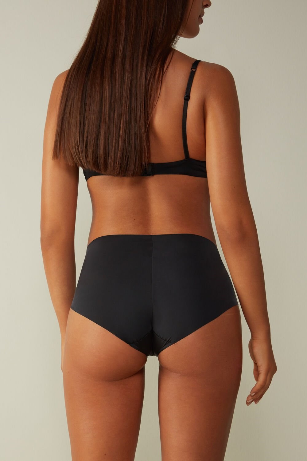 Black - 019 - Black Intimissimi Seamless Microfiber Hipster | ISNU-30458