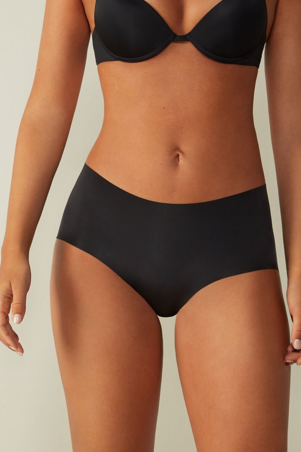 Black - 019 - Black Intimissimi Seamless Microfiber Hipster | ISNU-30458