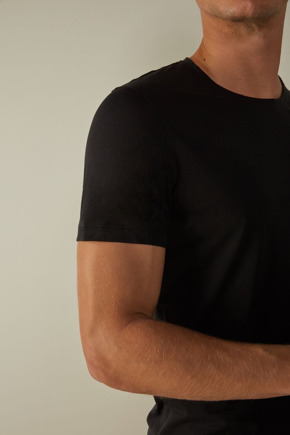 Black - 019 - Black Intimissimi Short-Sleeve Crew-Neck T-Shirt in Extra-Fine Supima® Cotton | DXSM-05784