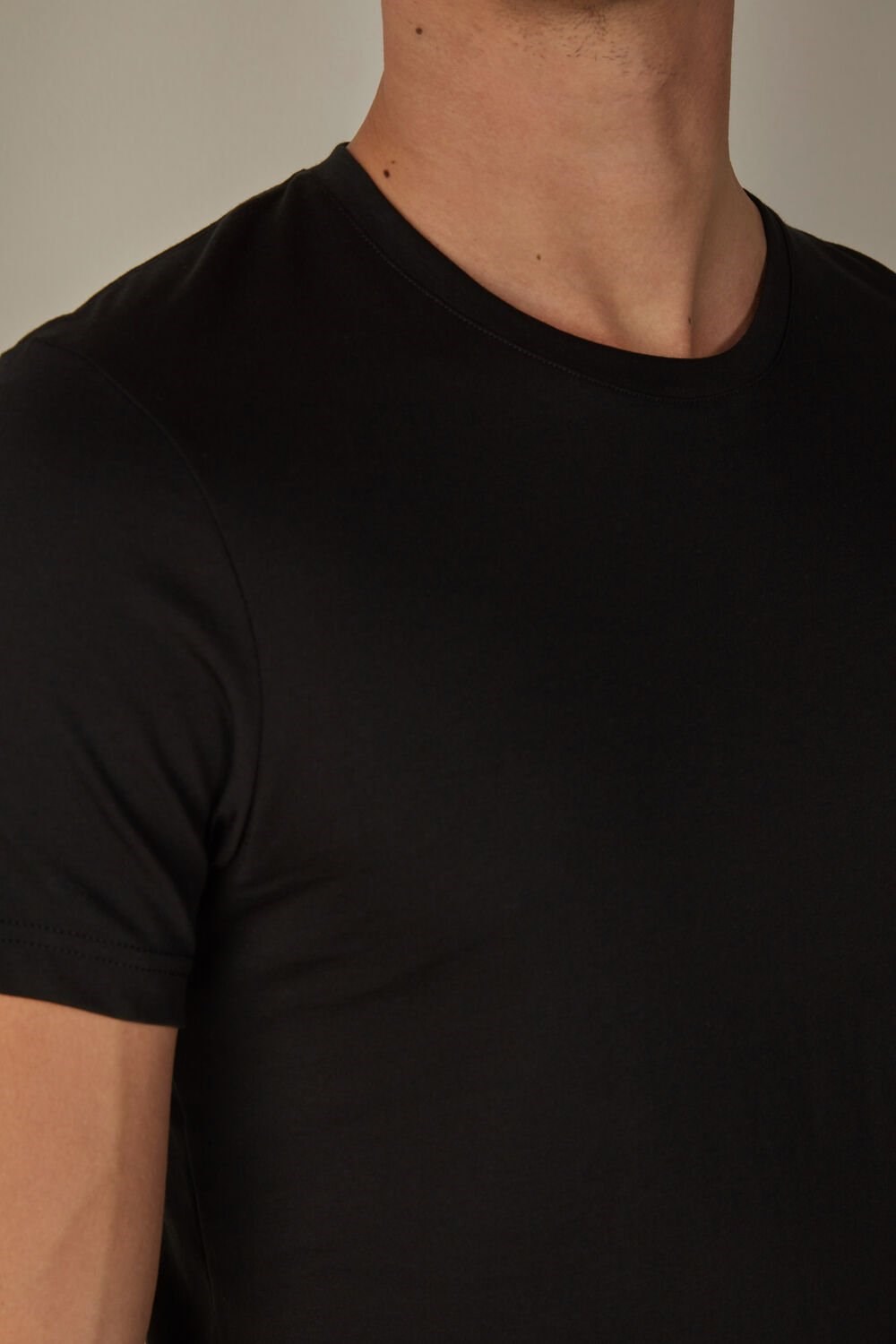 Black - 019 - Black Intimissimi Short Sleeve Crew Neck T Shirt in Supima® Cotton | RJWY-18495