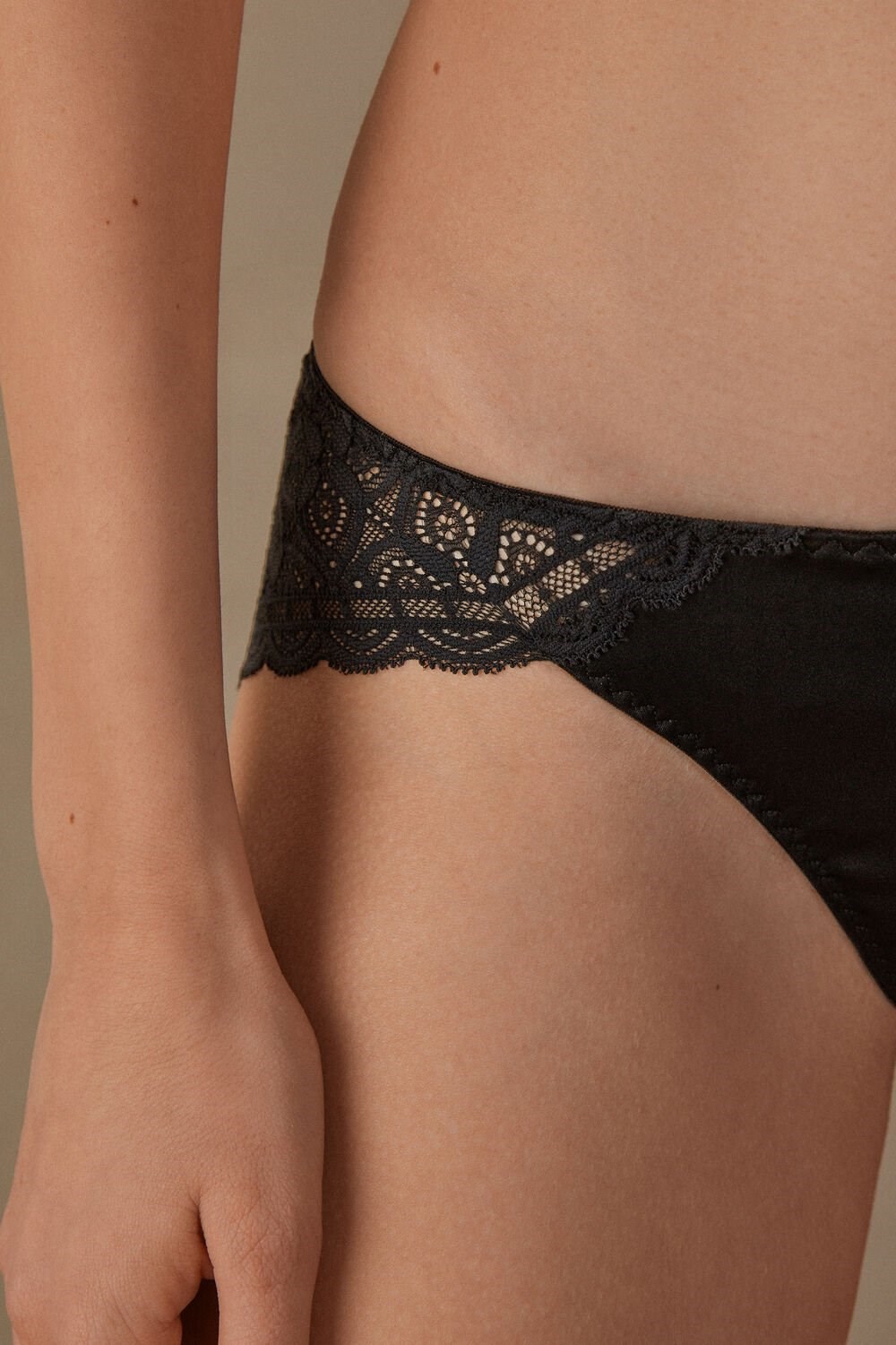 Black - 019 - Black Intimissimi Silk and Lace Briefs | XNRE-76308