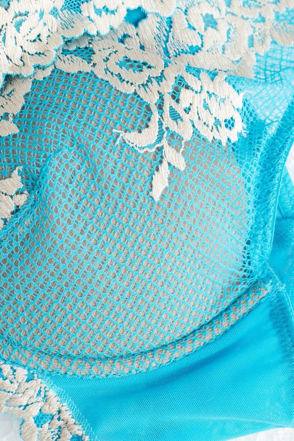 Blue - 233j - Digital Turquoise / Ivory Intimissimi Pretty Flowers Elena Balconette Bra | VGAM-60274