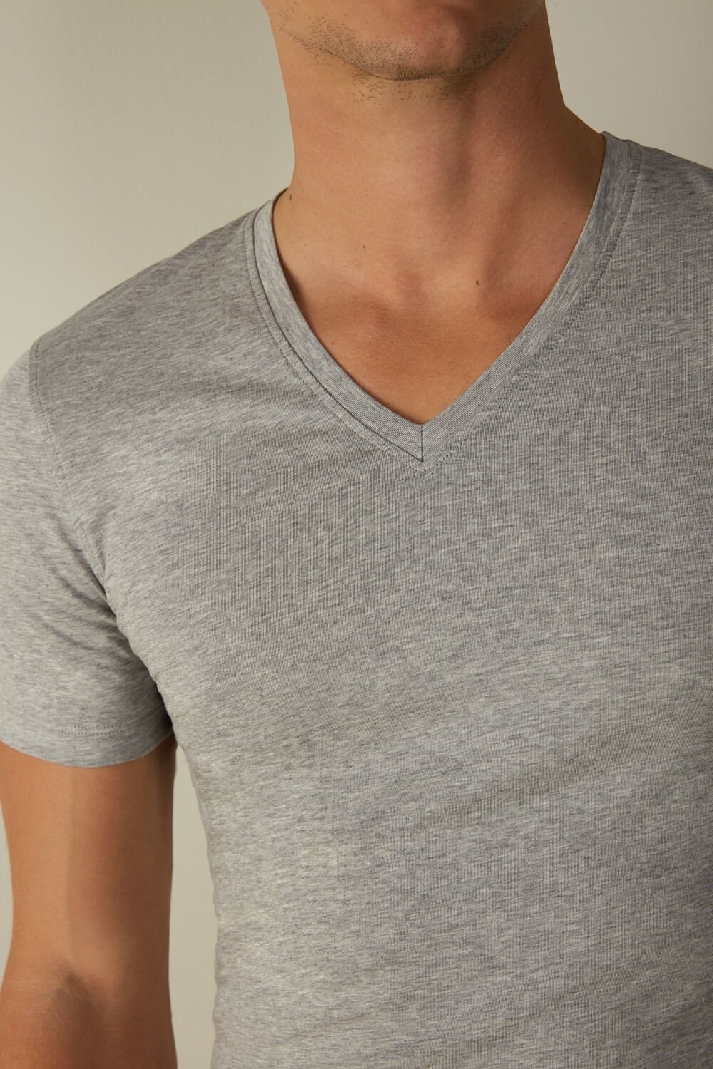 Grey - 031 - Light Heathered Grey Intimissimi V-neck T-shirt in Stretch Supima® Cotton | GUNV-78341