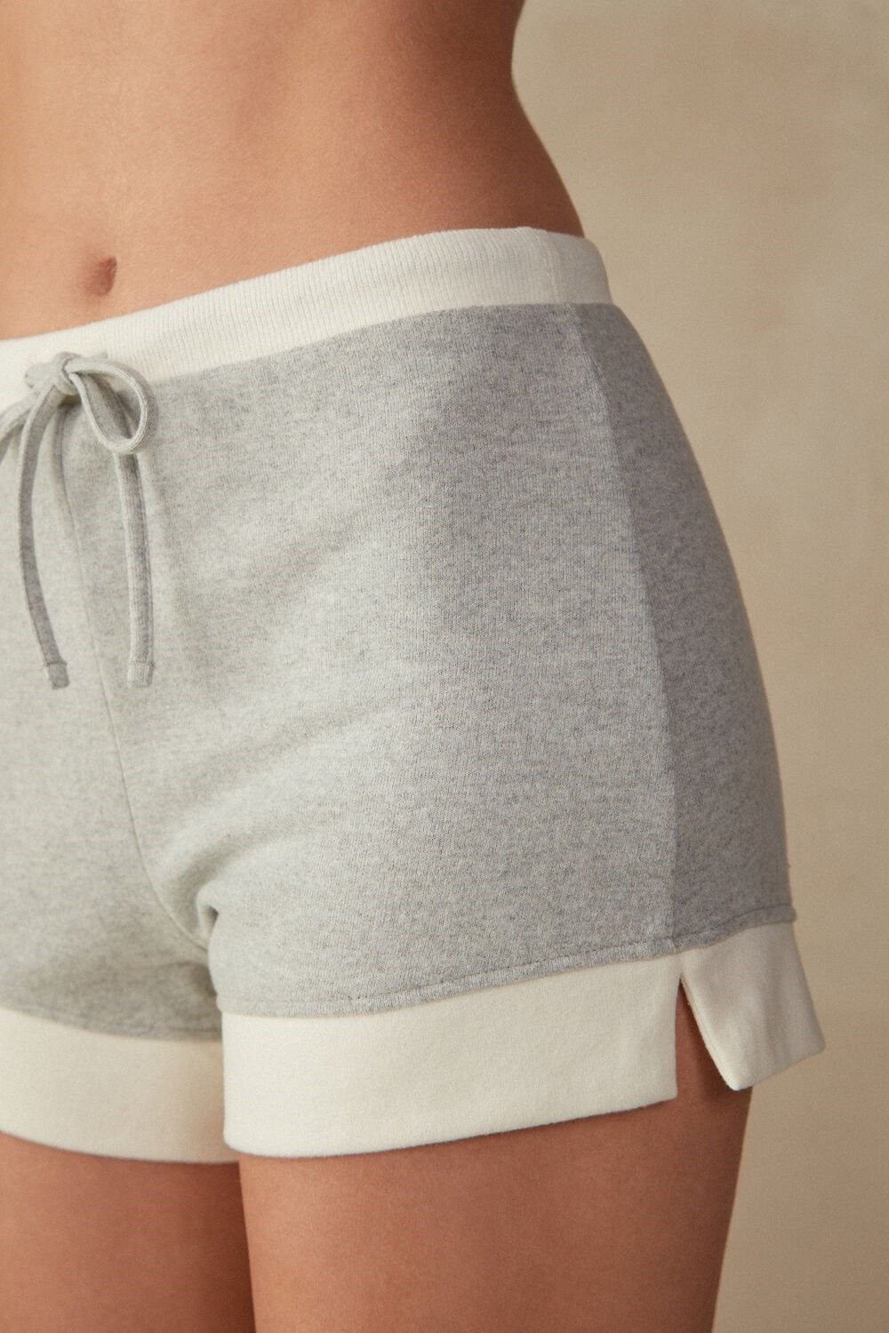 Grey - 153j - Grey Heather / Creamy White Intimissimi Warm Cuddles Shorts | WNGF-42759