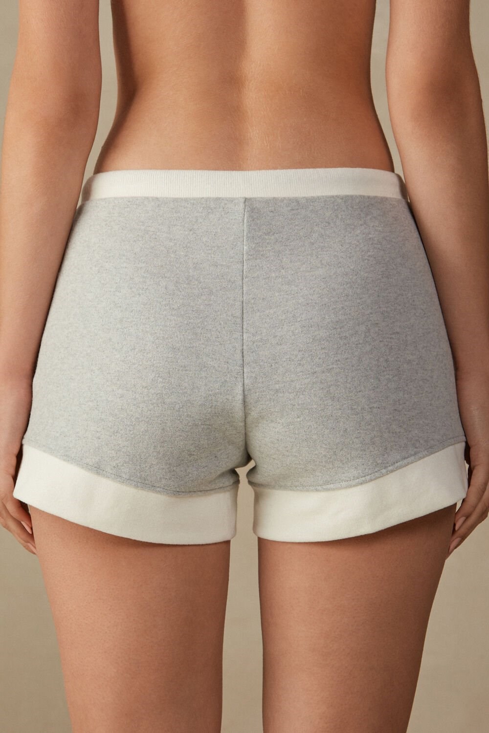 Grey - 153j - Grey Heather / Creamy White Intimissimi Warm Cuddles Shorts | WNGF-42759