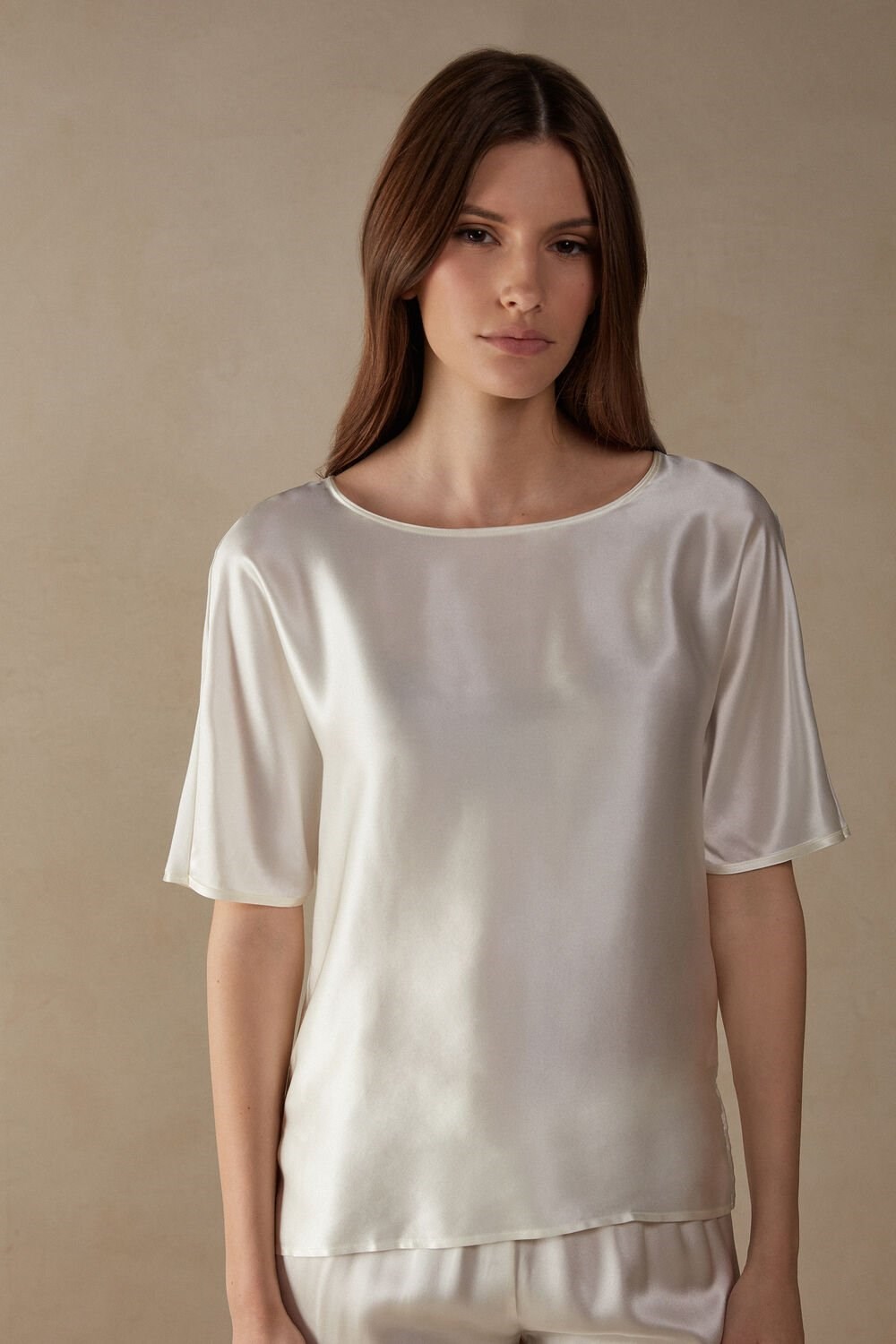 Ivory - 2127 - Talc White Intimissimi Short Sleeve Silk and Modal Top | GOWK-86074