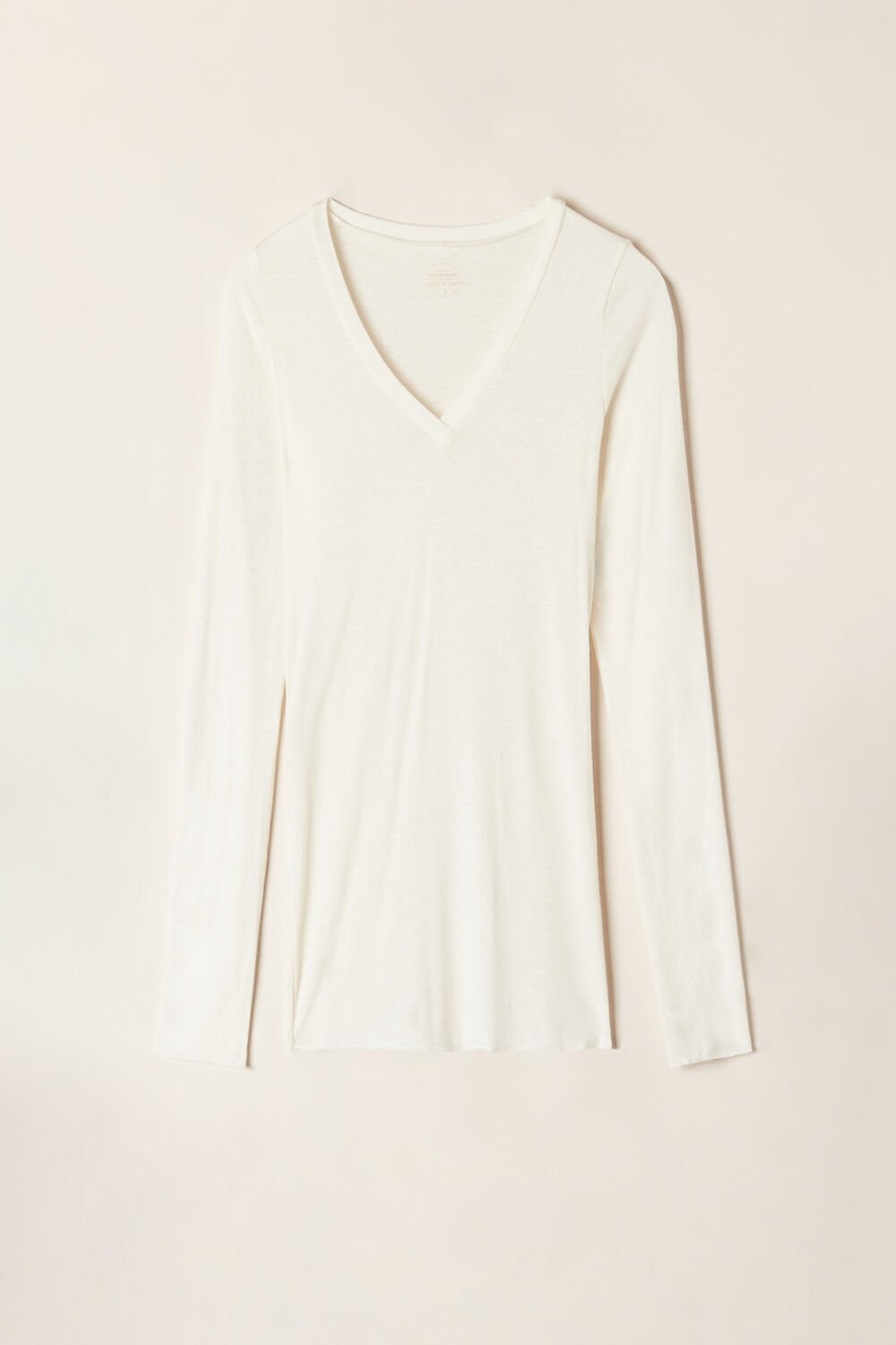 Ivory - 231i - Vanilla Intimissimi V-neck top in Modal Ultralight with Cashmere | HVRS-60752