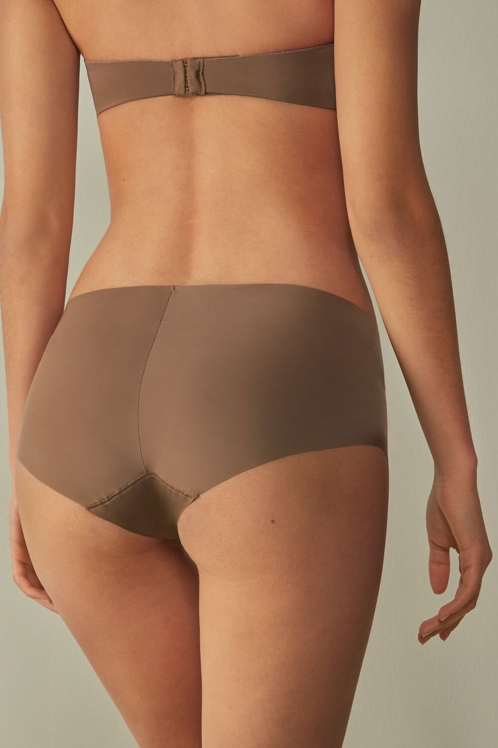 Natural - 502i - Dark Beige Intimissimi Seamless Microfiber Hipster | KBNR-64829