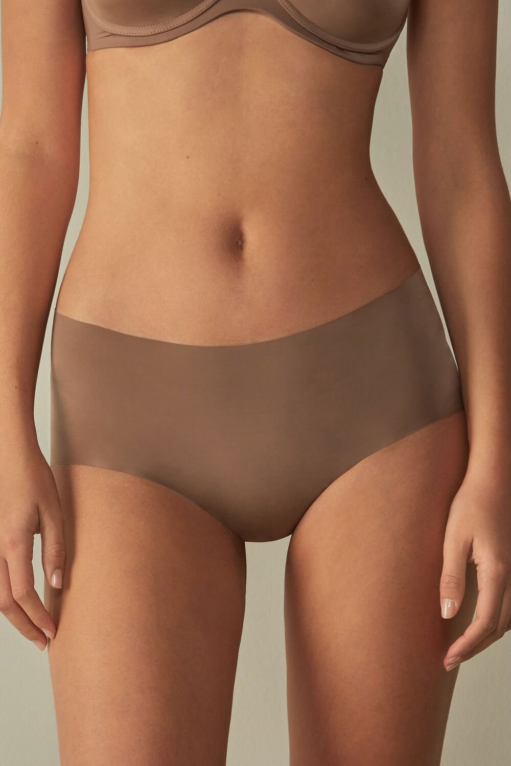 Natural - 502i - Dark Beige Intimissimi Seamless Microfiber Hipster | KBNR-64829