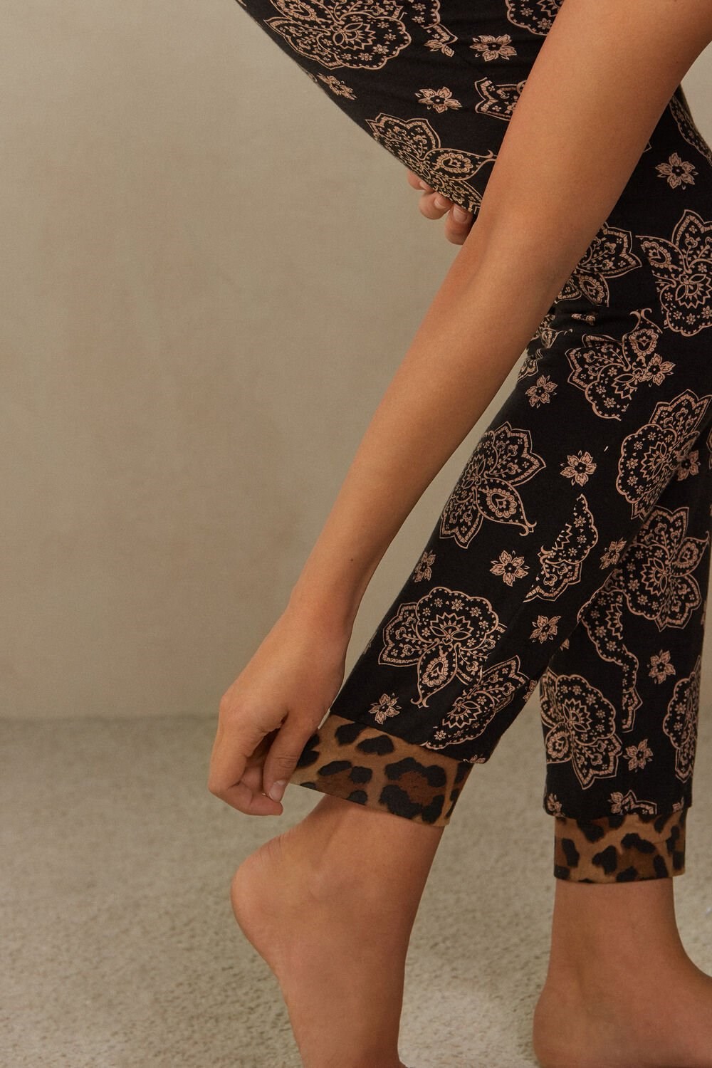 Print - 146j - Black Paisley / Animal Print Intimissimi Lady Animalier Modal Cuffed Pants | JGOR-21597