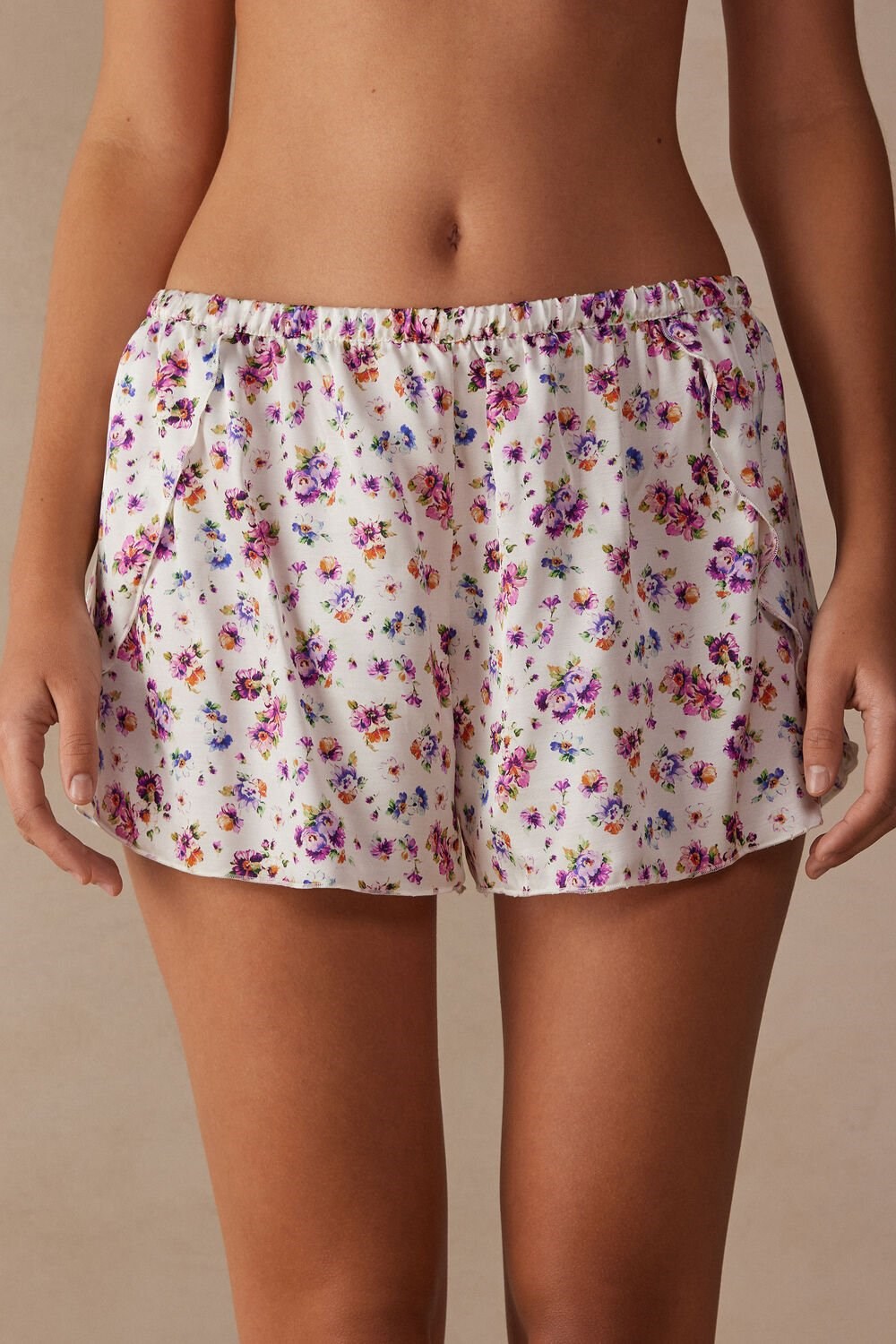 Print - 208j - White Spring Bouquet Print Intimissimi Dreaming of Spring Satin Shorts | NKVH-06743