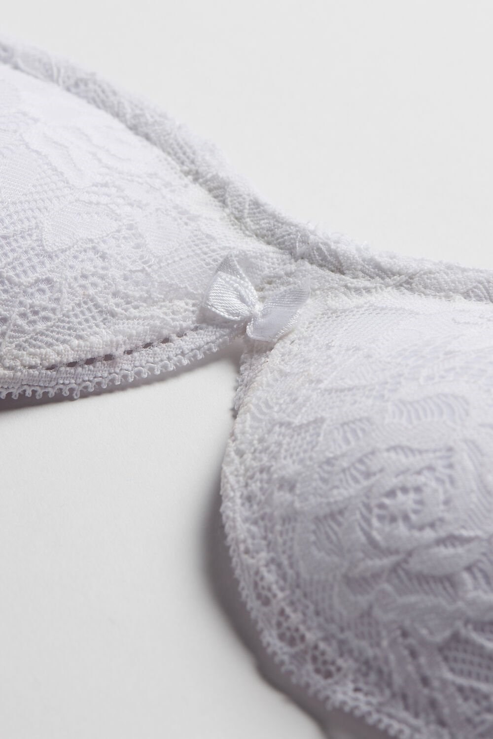 White - 001 - White Intimissimi Gioia Lace Super Push-Up Bra | DPRT-05349