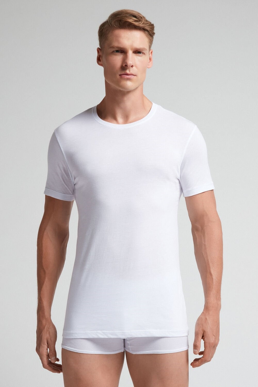 White - 001 - White Intimissimi Short-Sleeve Crew-Neck T-Shirt in Extra-Fine Supima® Cotton | FXZG-29650