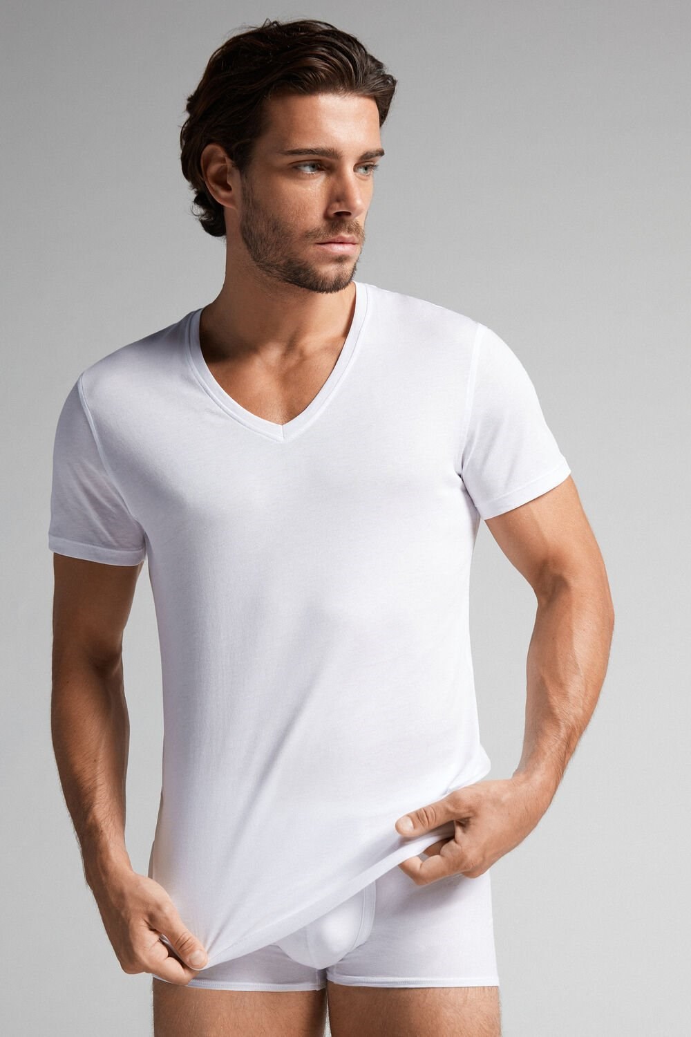 White - 001 - White Intimissimi Short-Sleeve V-Neck T Shirt in Extra-Fine Supima® Cotton | HVBY-24703