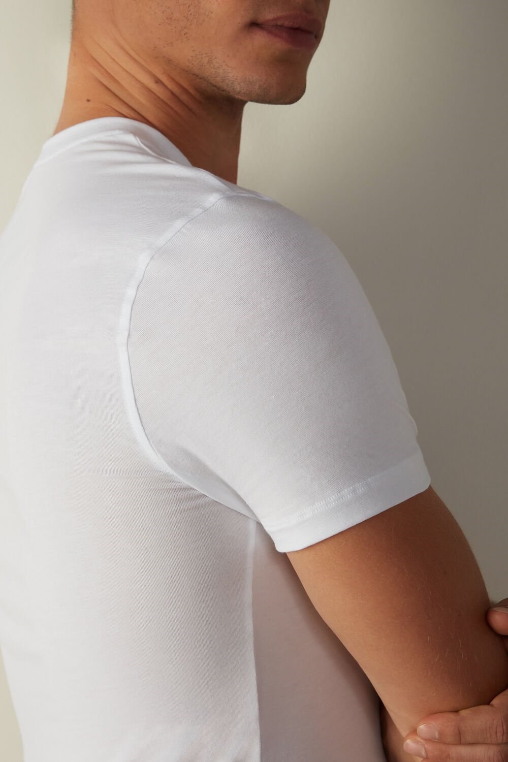 White - 001 - White Intimissimi T-shirt in Stretch Supima® Cotton | ZUIG-78365