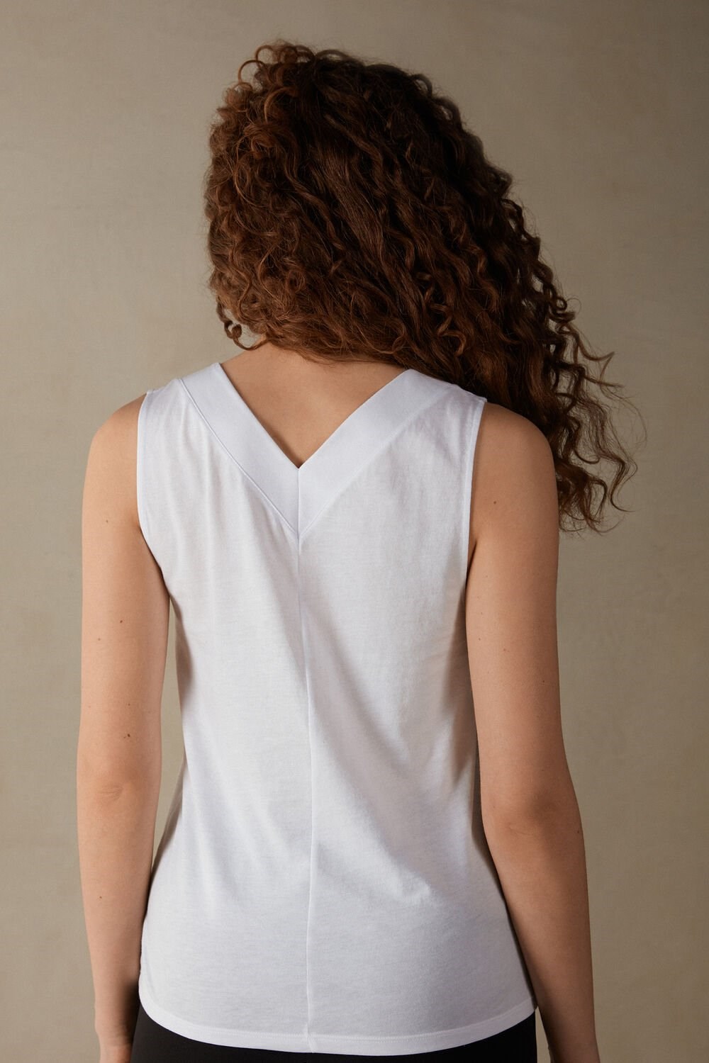 White - 001 - White Intimissimi V-neck Top in Supima® Ultrafresh Cotton | OIMJ-84621