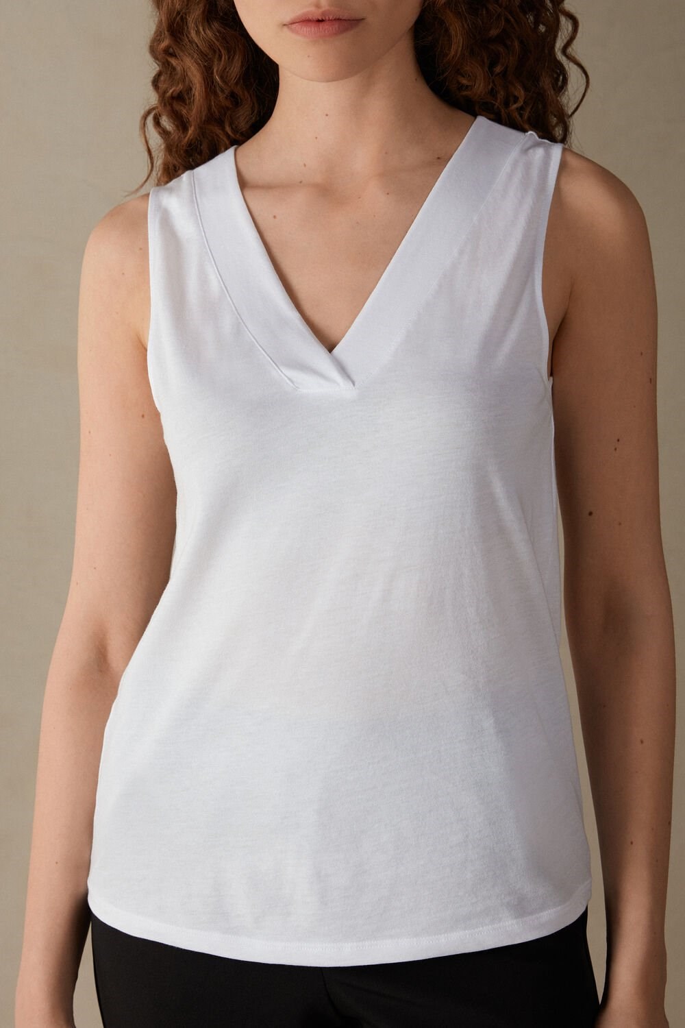 White - 001 - White Intimissimi V-neck Top in Supima® Ultrafresh Cotton | OIMJ-84621