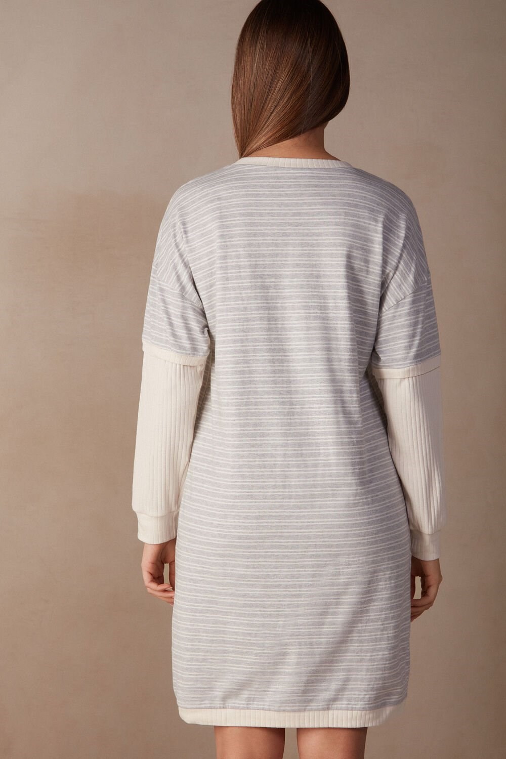 White - 224j - Heather Gray / Vanilla Beige Stripe Intimissimi Casual Sunday Long Sleeve Nightshirt | MKYP-07349